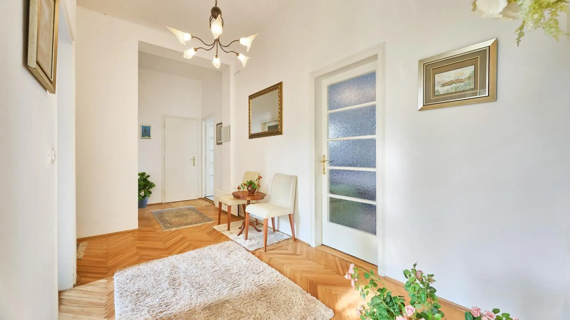 Leona Authentic Beachfront Villa 2Br Apt Opatija 0*,