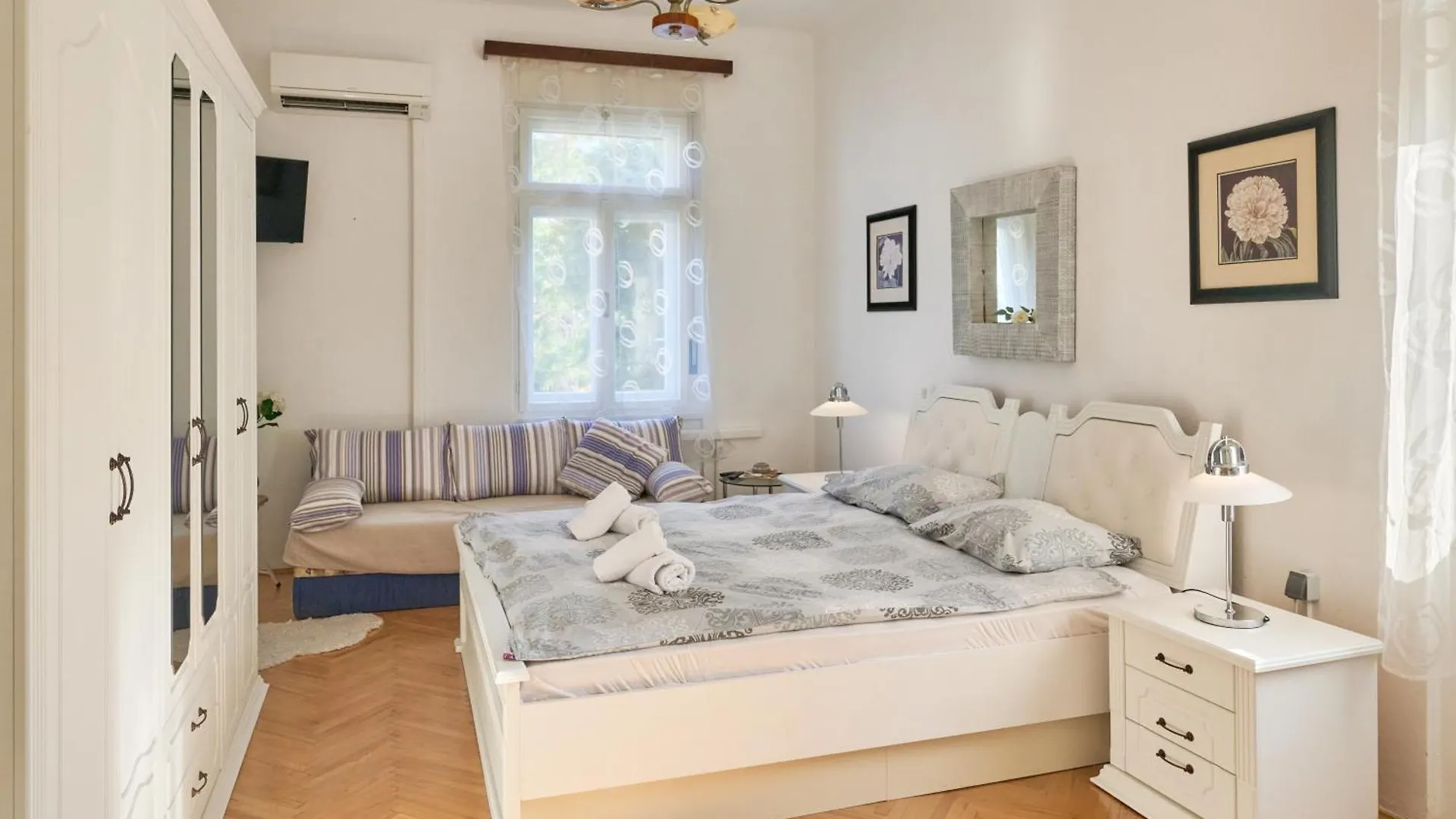 Leona Authentic Beachfront Villa 2Br Apt Opatija 0*,