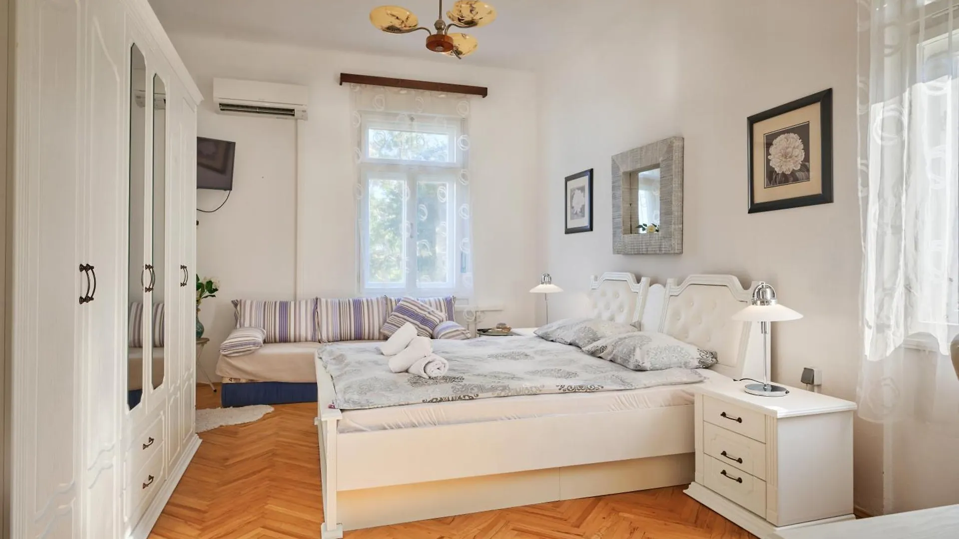 Leona Authentic Beachfront Villa 2Br Apt أوباتيا 0*,