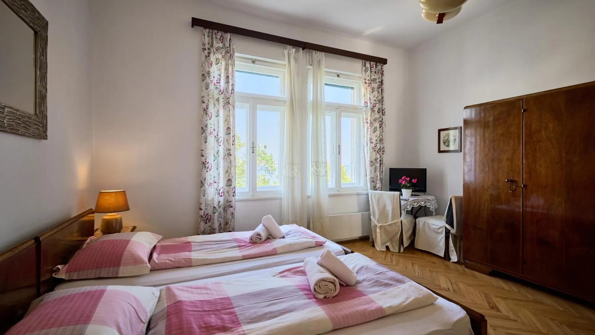 شقة Leona Authentic Beachfront Villa 2Br Apt أوباتيا